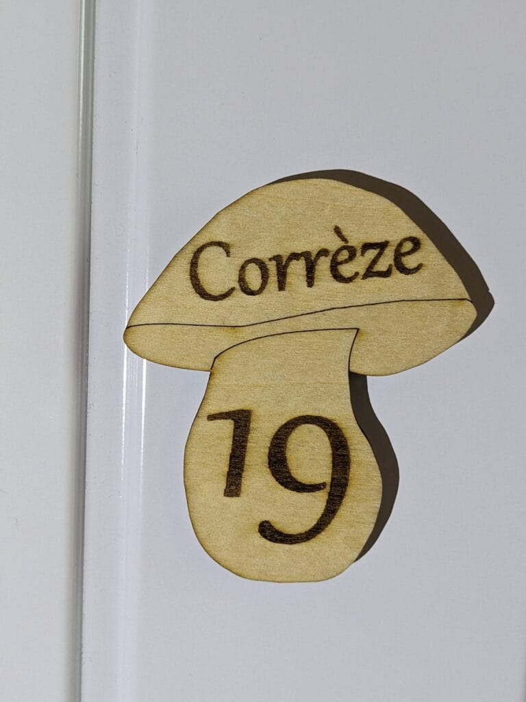 magnet Corrèze 19 forme de champignon