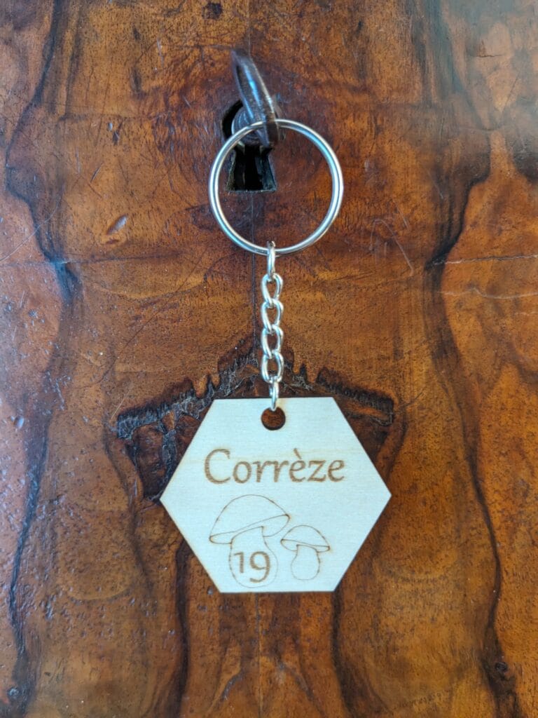 Porte clés Corrèze avec des champignons