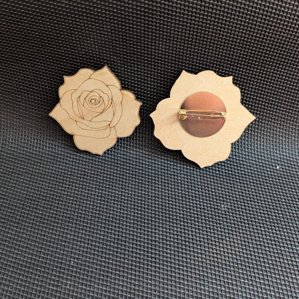 broche rose