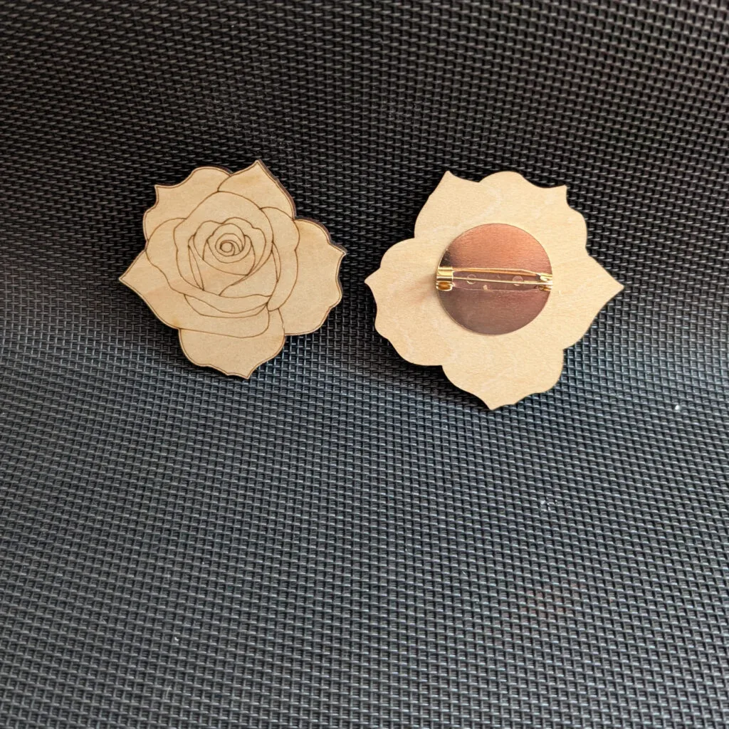 broche rose